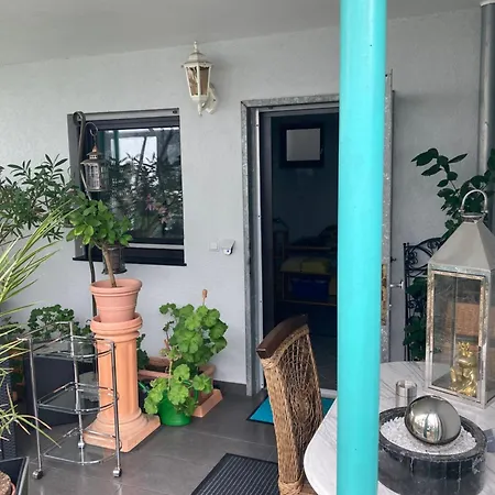 Apartment Apartment *